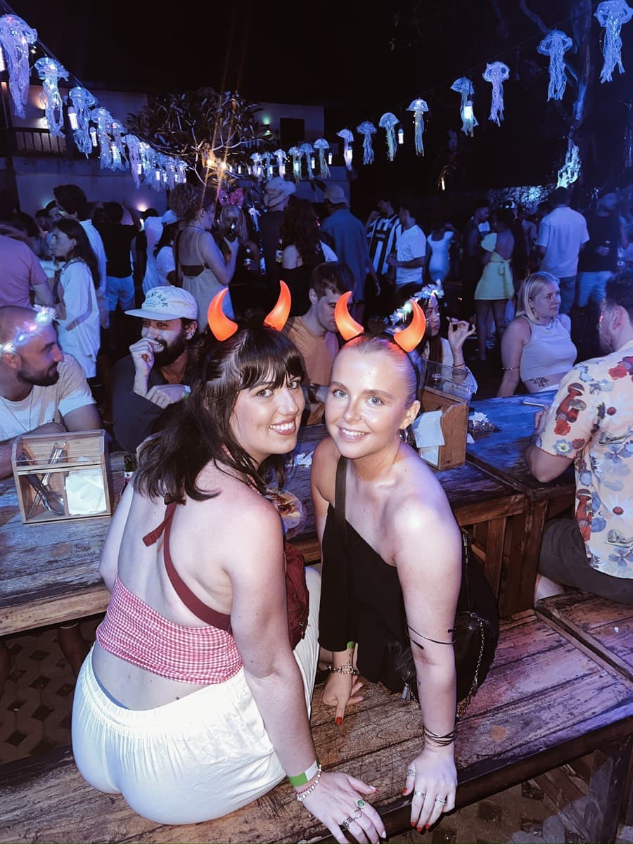 Full Moon Party Vibe
